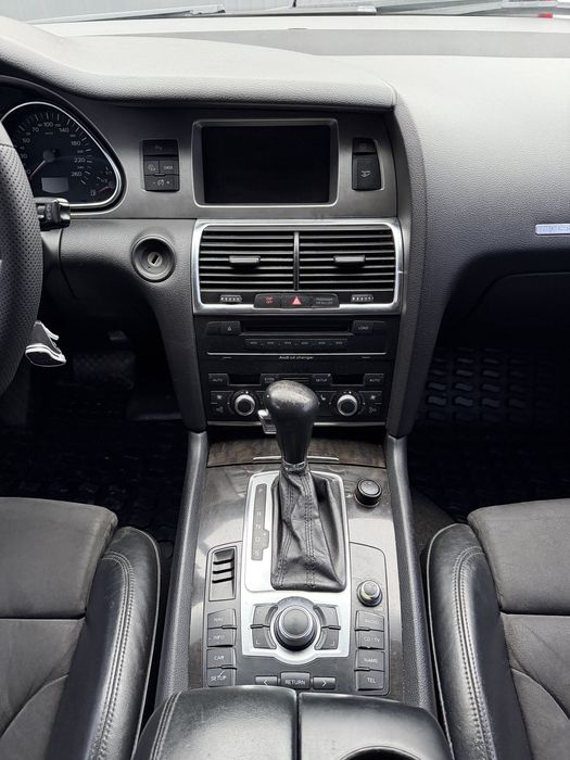 Продається Audi Q7