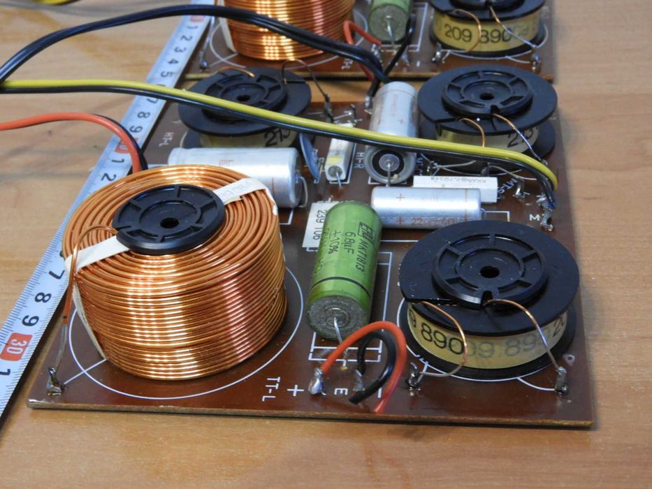 Potężne zwrotnice głośnikowe Dual 3 drożne