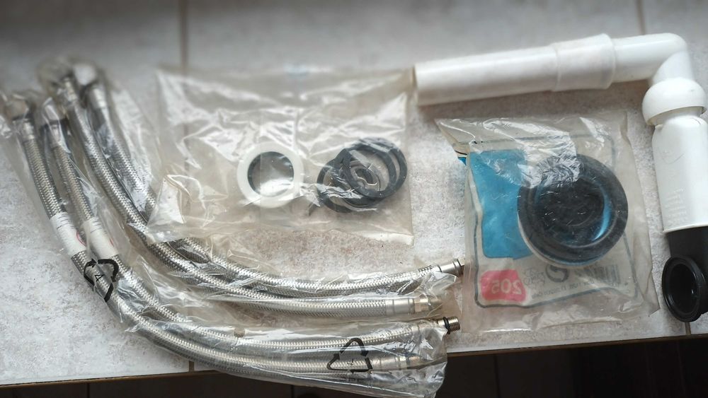 Peszle x 4, rurka, korek typ 205, uszczelki nieużywane