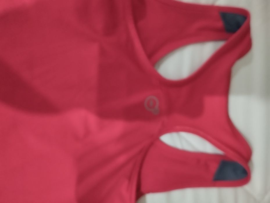 Sweat  top ginásio Puma cor de rosa. Também M. Ótimo estado