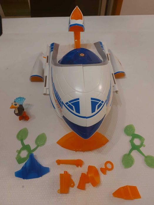 Série Miles do Futuro: Nave Espacial + 2 Personagens