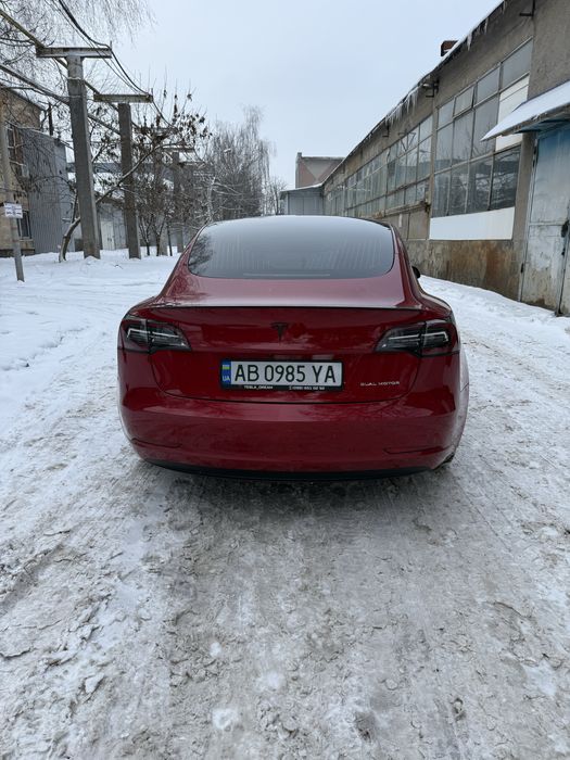 TESLA MODEL 3 (2020 рік)