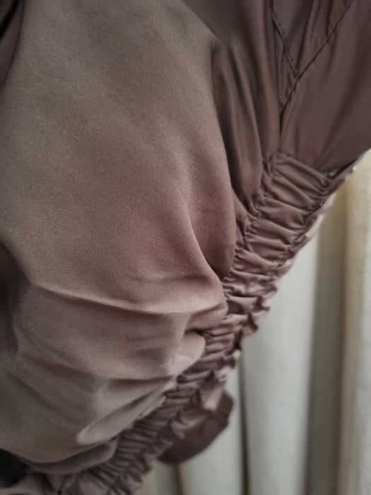 Трендова куртка кольору кави