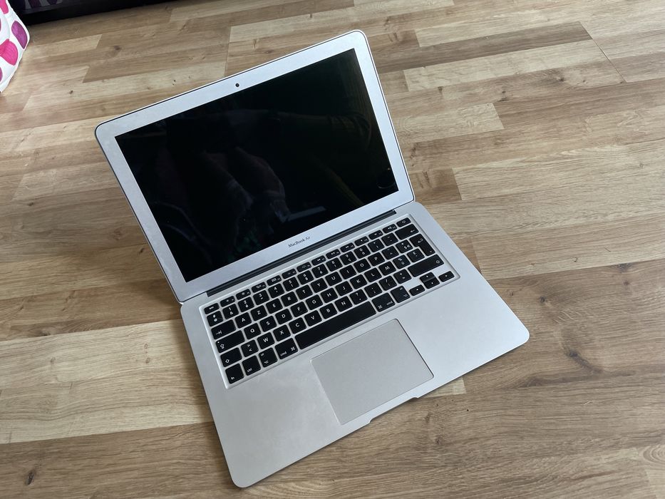 MacBook Air 2015, 128GB SSD, 4GB RAM, Intel Core i5 1,6 GHz
