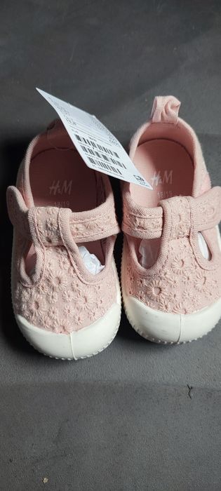 Nowe trampki dla dziewczynki