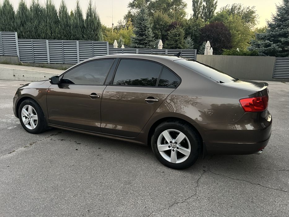 Volkswagen Jetta 2012 2.0TDI, в хорошем состоянии