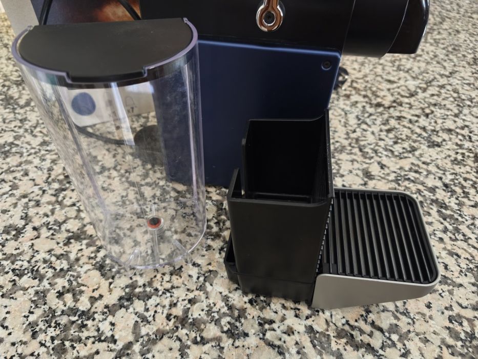 Maquina café Nespresso Pixie