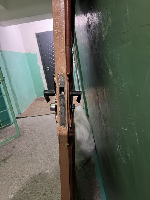 Продам вхідні двері