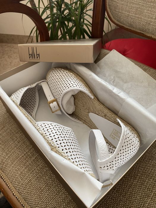 Nowe skórzane espadryle Billi Bi białe 39 idealne na lato sandaly