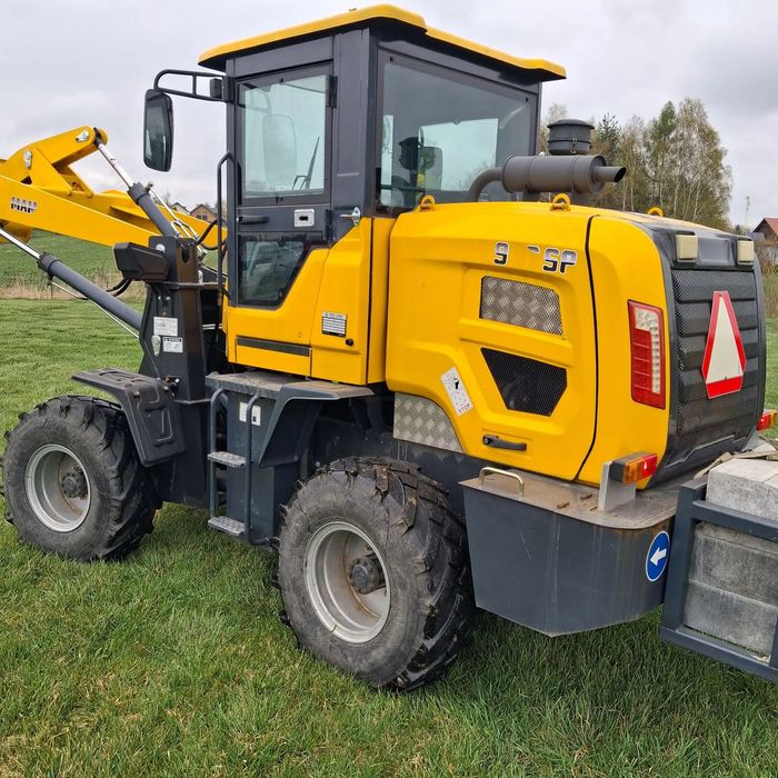 L936SP  Sprzedam ładowarka