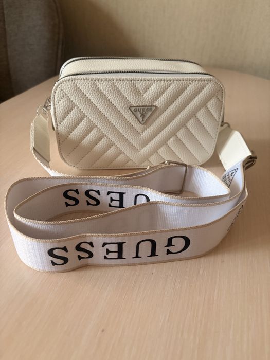 Жіноча сумка GUESS