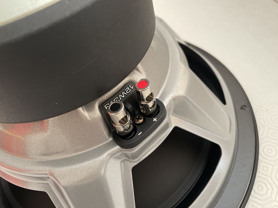 Subwoofer JL Audio 12W3 v3 NOVO