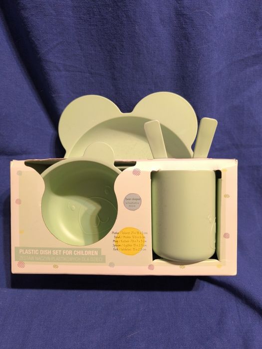 Zestaw zielonych plastikowych naczyń dla dzieci smukee