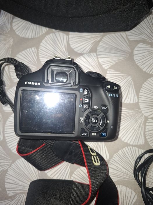 Vendo Máquina fotográfica Canon EOS 1100D ou troco por Drone