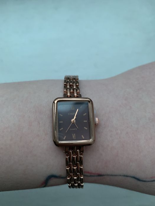 Жіночий кварцевий годинник