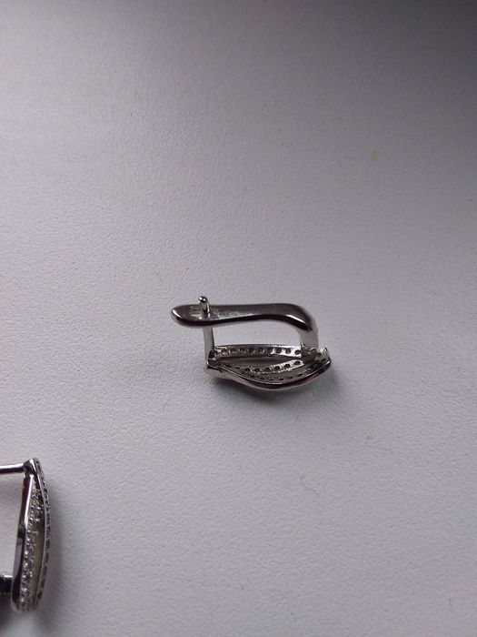 Нові жіночі сережки