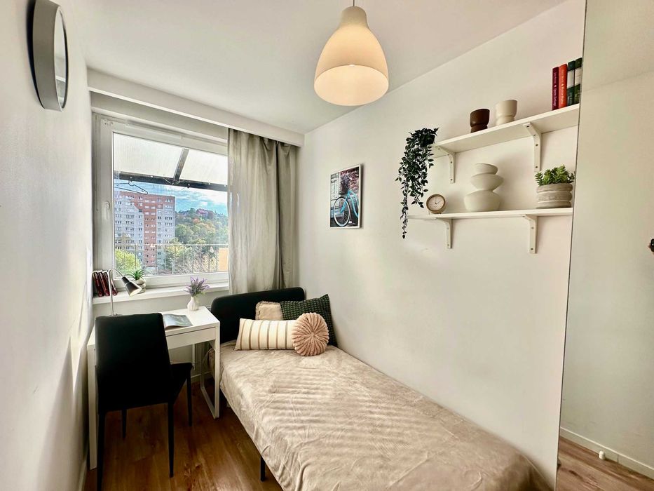 Pokój od zaraz Gdańsk Siedlce przy Kartuskiej 1100 zł/msc