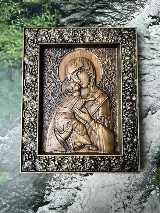 Подарочные деревянные иконы и картины на религиозную тему