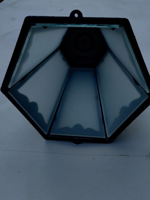 Lampa elewacyjna retro