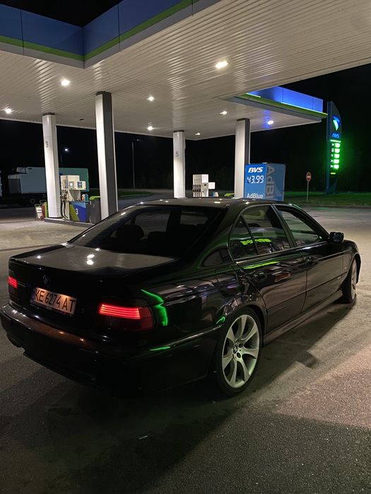 Продам BMW e39  540i