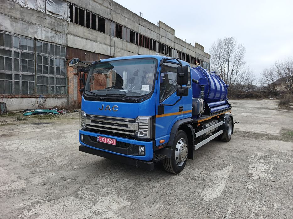 Вакумний автомобіль,асенізатор,мулосос,вакумний