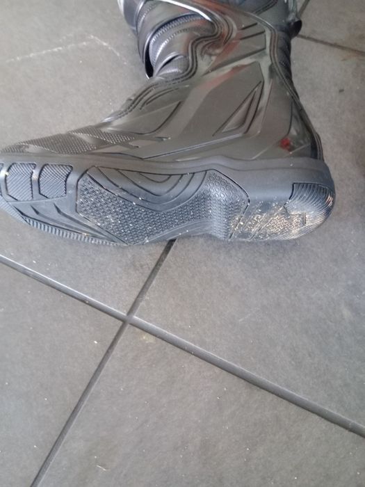 Botas reven número 44