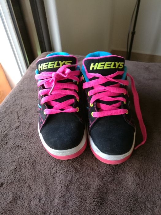 Tênis NEW BALANCE e Heelys 35