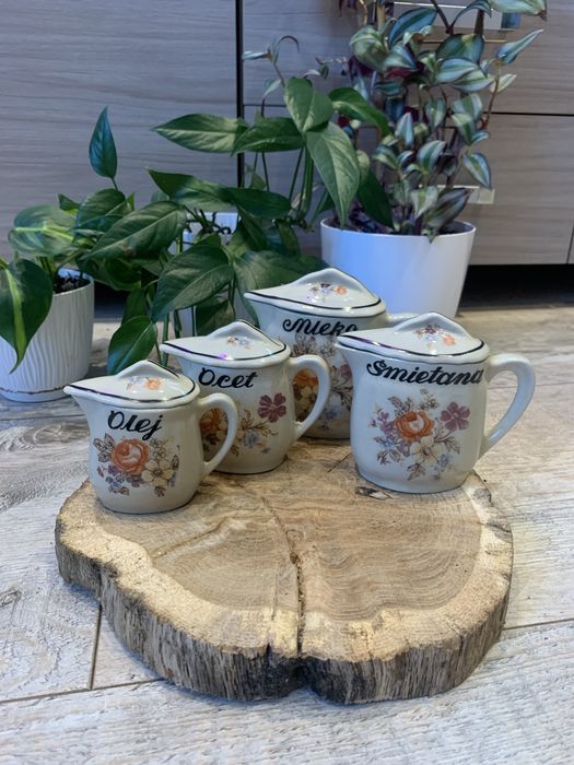 zestaw z przed 2 wojny swiatowej do produktow kuchennych