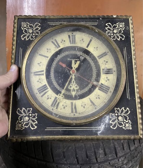 Годинник ЯНТАРЬ, 100грн.