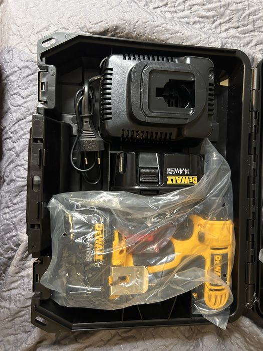 Berbequim DeWalt DC733