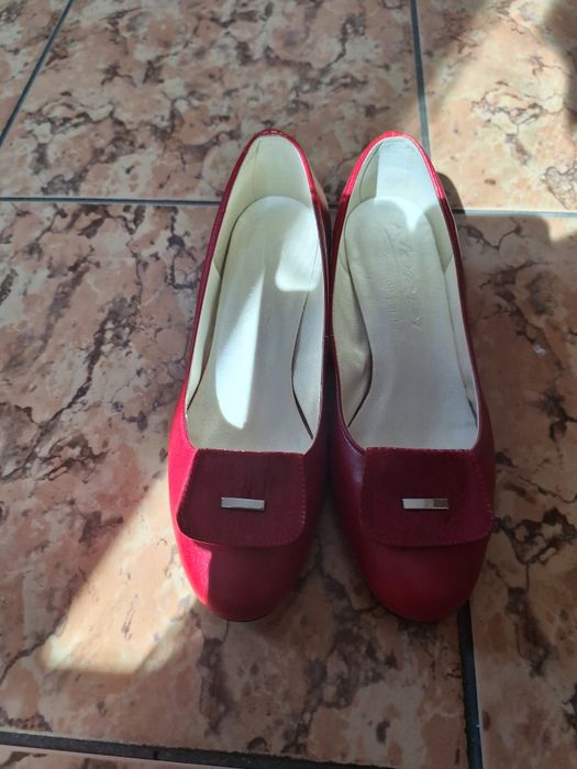 Czerwone półbuty