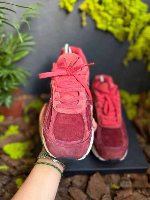 Оригінальні кросівки New Balance 990v4 "Mercury Red" / 40,5 розмір