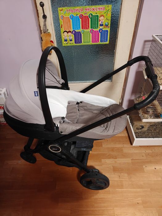 Продам дитячу коляску Chicco
