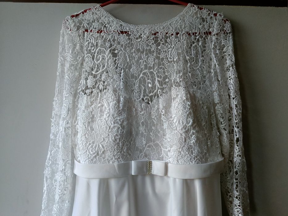 Suknia ślubna śnieżnobiała