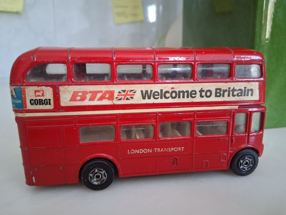 Carro miniatura Bus tipico inglês antigo