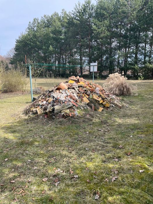 Oddam za darmo Gruz: pokruszone  cegły kafle za darmo