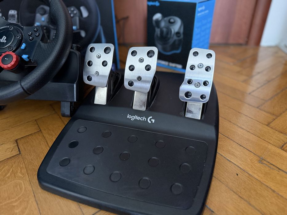 Logitech G29 Driving Force + Shifter