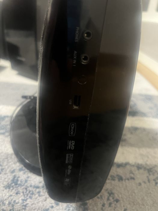 Sistema de som/ Home Cinema Samsung  Home Cinema HT-X250 5+1 com fios.  Tudo a funcionar sem problemas.