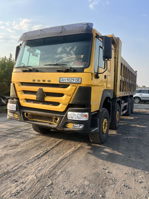 HOWO A 7 4х осный самосвал