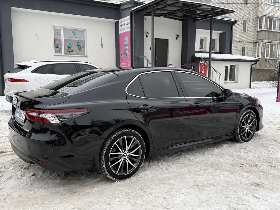 Toyota Camry HYBRID 2021 р.