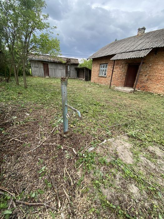Продаж будинку з великою ділянкою
