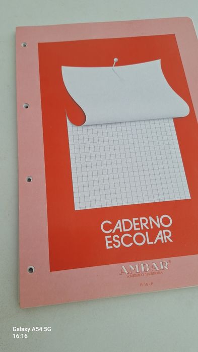 Reguas, esquadros, cadernos