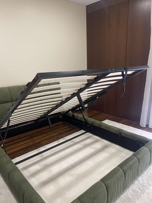 Cama estofada nova