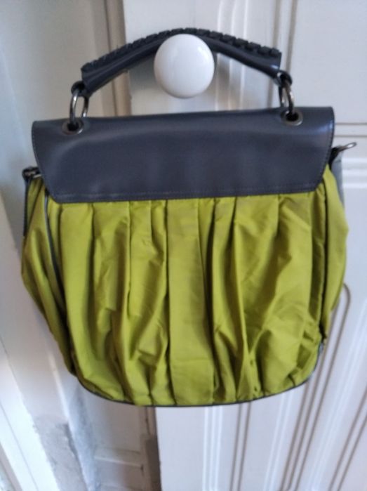 Mala Bimba y Lola verde lima