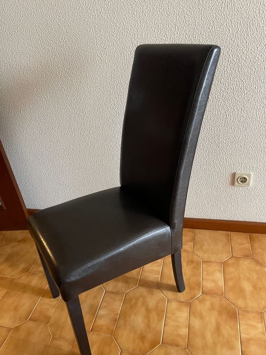Mesa extensível, preto-castanho, 175x100cm e 6 cadeiras