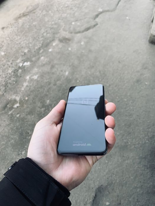 Продам телефон one plus nord 8+3/128 в идеальном состоянии