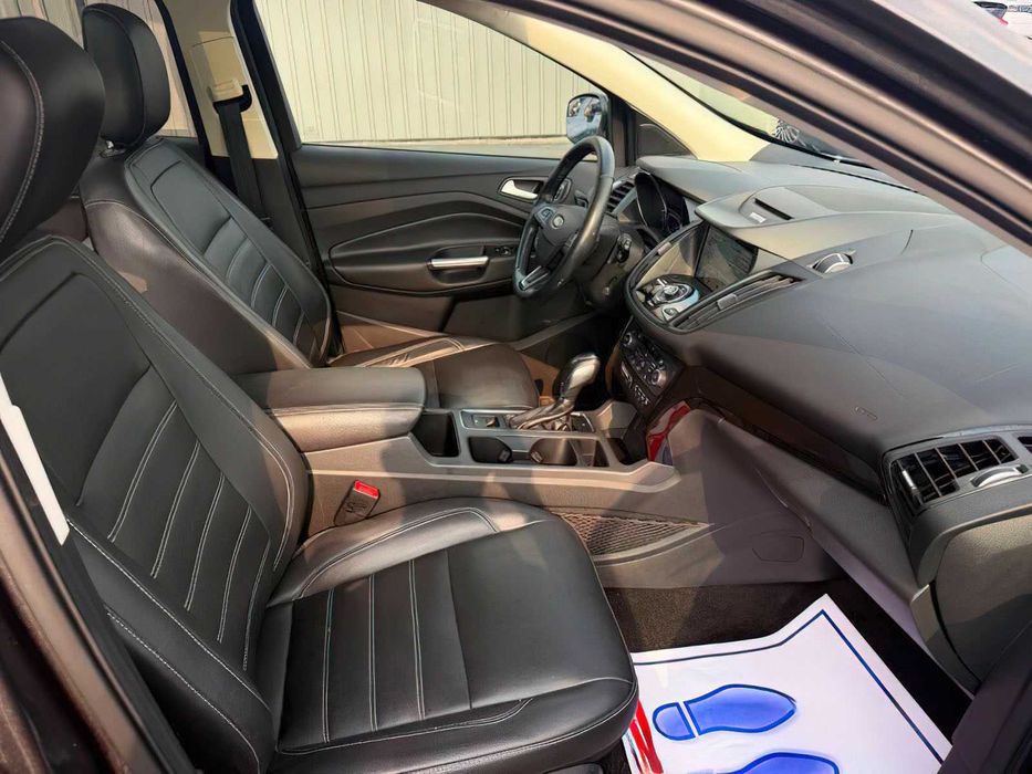 Ford Escape Titanium      2018