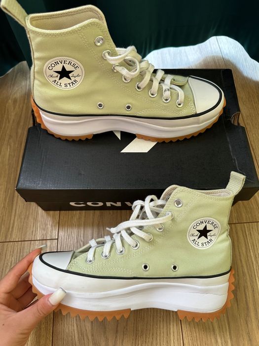 Converse Run Stat Hike