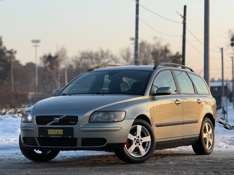 Volvo v50, 2006 року, 1.6 дизель, механіка, 274т.км.
Надійний дизельни
