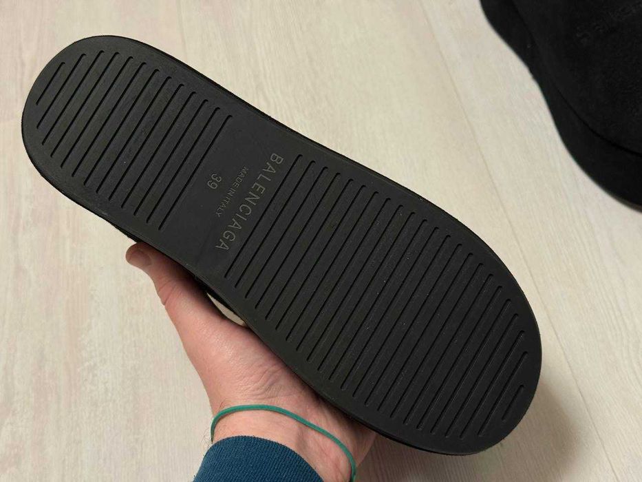 UGG Balenciaga Alaska Soft Platform – чорний колір